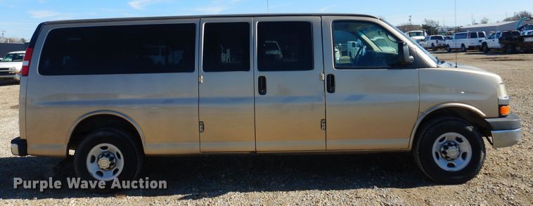 image for item GG9933 2012 Chevrolet Express 3500  van