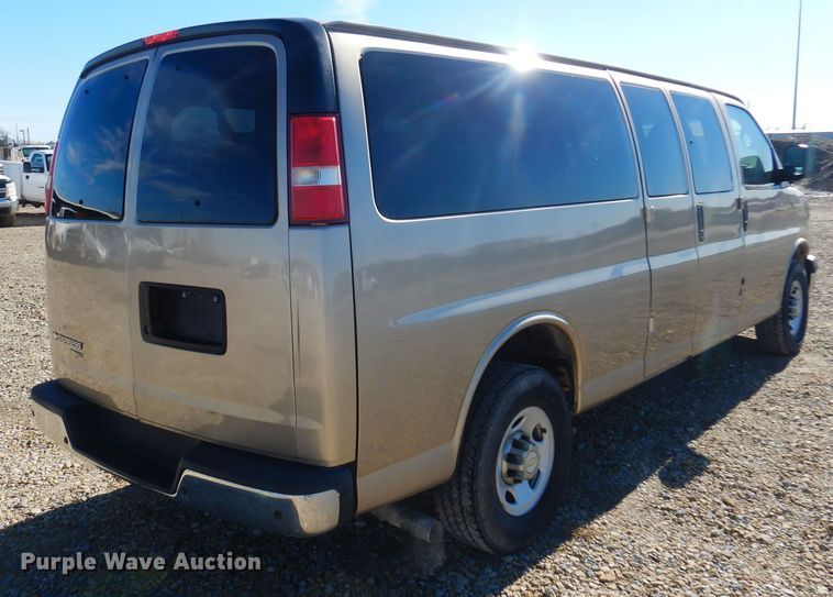 image for item GG9933 2012 Chevrolet Express 3500  van