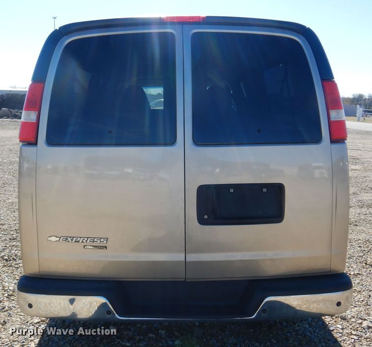 image for item GG9933 2012 Chevrolet Express 3500  van