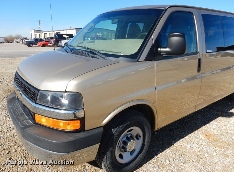 image for item GG9933 2012 Chevrolet Express 3500  van