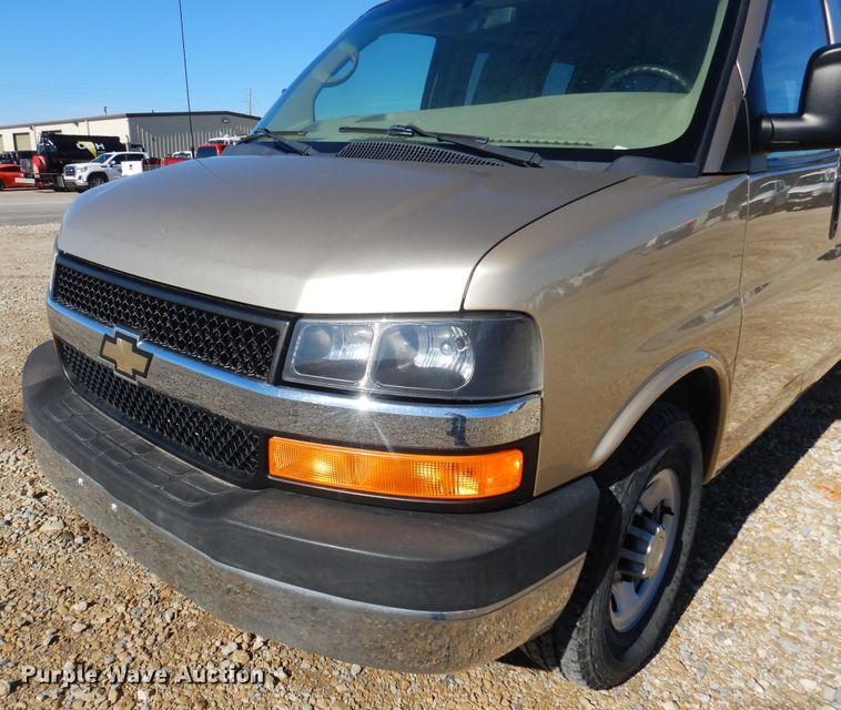 image for item GG9933 2012 Chevrolet Express 3500  van