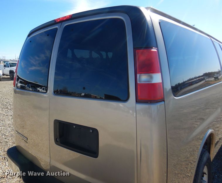 image for item GG9933 2012 Chevrolet Express 3500  van