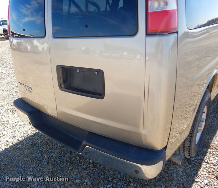 image for item GG9933 2012 Chevrolet Express 3500  van