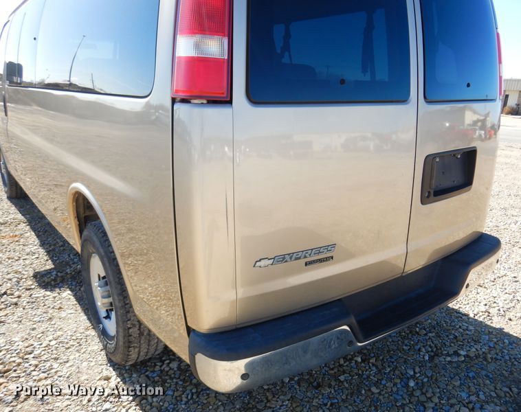 image for item GG9933 2012 Chevrolet Express 3500  van