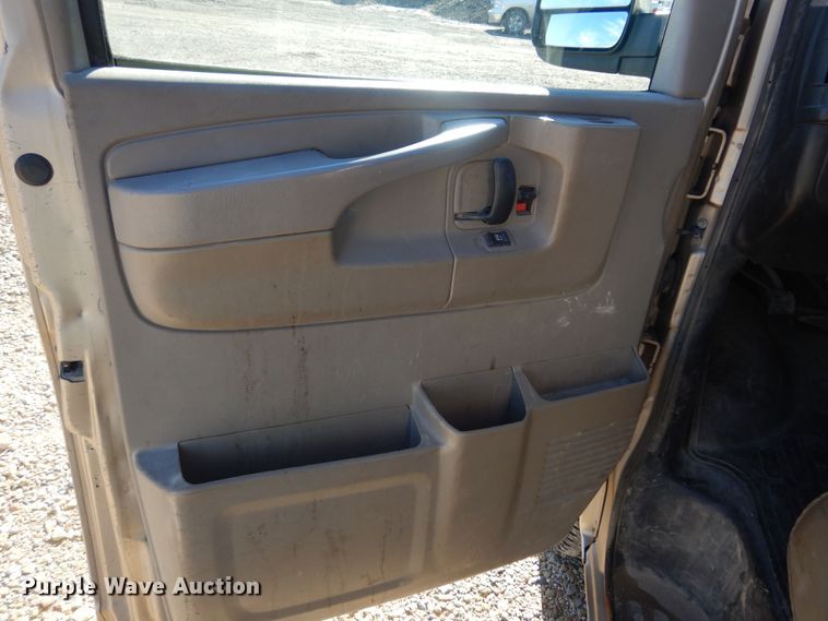 image for item GG9933 2012 Chevrolet Express 3500  van