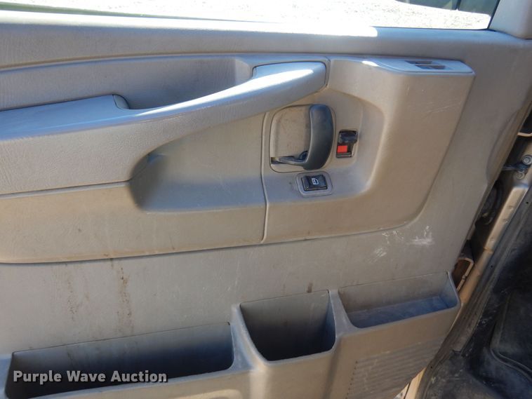 image for item GG9933 2012 Chevrolet Express 3500  van