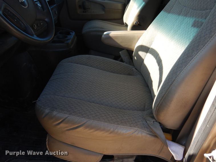 image for item GG9933 2012 Chevrolet Express 3500  van