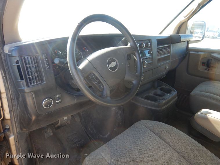 image for item GG9933 2012 Chevrolet Express 3500  van