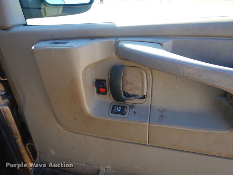 image for item GG9933 2012 Chevrolet Express 3500  van