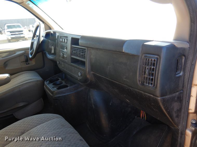 image for item GG9933 2012 Chevrolet Express 3500  van