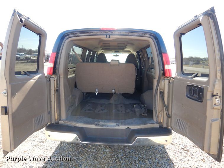 image for item GG9933 2012 Chevrolet Express 3500  van