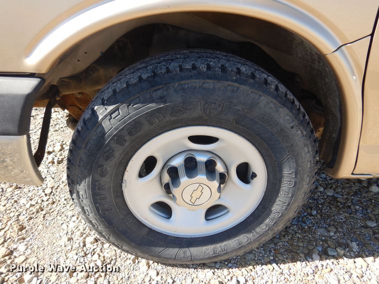 image for item GG9933 2012 Chevrolet Express 3500  van