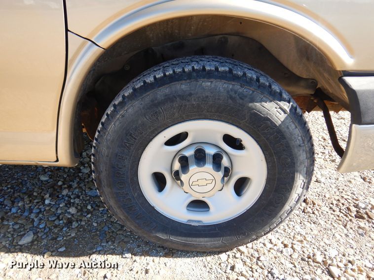 image for item GG9933 2012 Chevrolet Express 3500  van