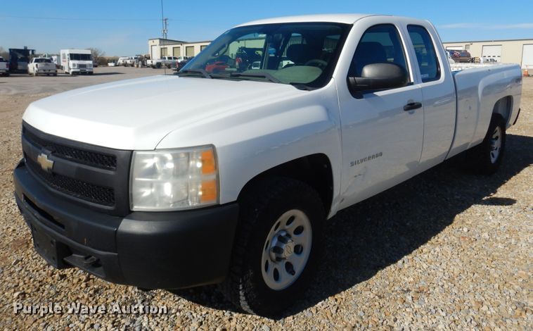 image for item GG9935 2010 Chevrolet Silverado 1500  Ext. Cab pickup truck