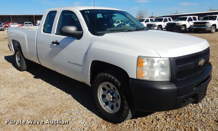 image for item GG9935 2010 Chevrolet Silverado 1500  Ext. Cab pickup truck