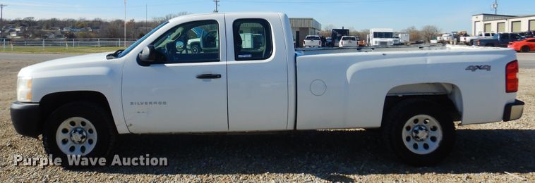image for item GG9935 2010 Chevrolet Silverado 1500  Ext. Cab pickup truck