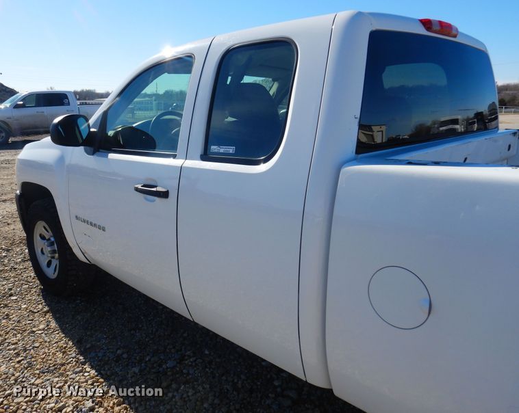 image for item GG9935 2010 Chevrolet Silverado 1500  Ext. Cab pickup truck