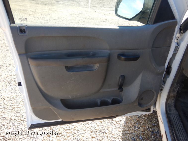 image for item GG9935 2010 Chevrolet Silverado 1500  Ext. Cab pickup truck