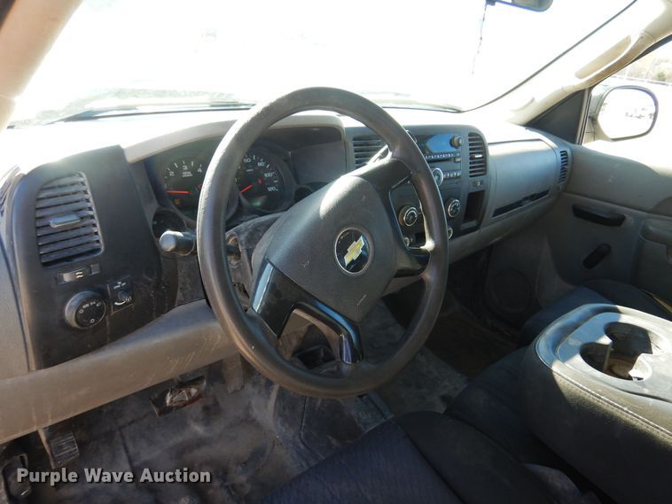 image for item GG9935 2010 Chevrolet Silverado 1500  Ext. Cab pickup truck