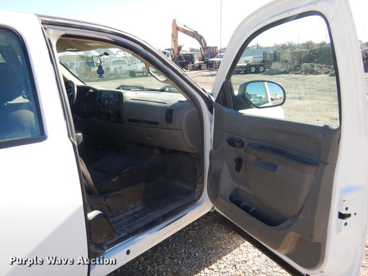 image for item GG9935 2010 Chevrolet Silverado 1500  Ext. Cab pickup truck