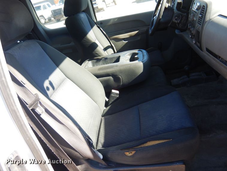 image for item GG9935 2010 Chevrolet Silverado 1500  Ext. Cab pickup truck