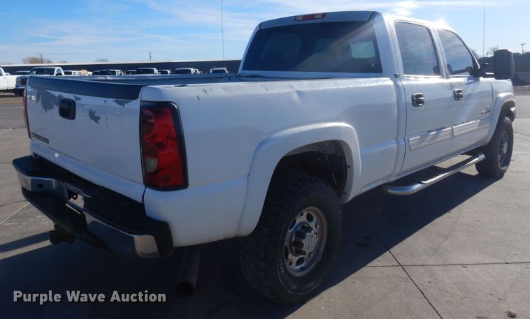 image for item GG9940 2006 Chevrolet Silverado 2500HD  Crew Cab pickup truck