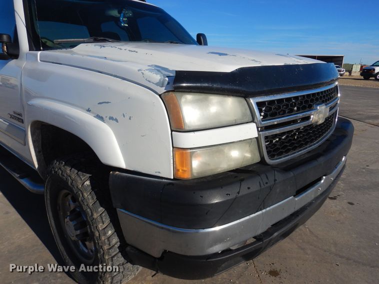 image for item GG9940 2006 Chevrolet Silverado 2500HD  Crew Cab pickup truck