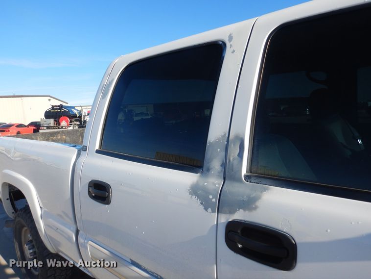image for item GG9940 2006 Chevrolet Silverado 2500HD  Crew Cab pickup truck