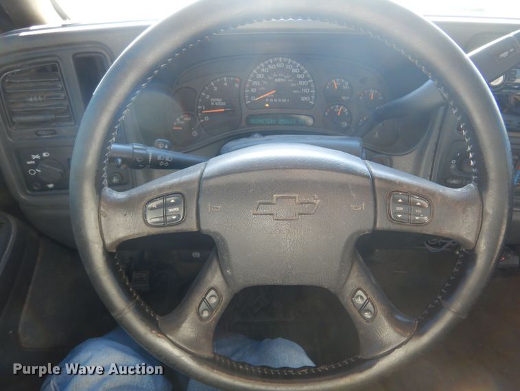 image for item GG9940 2006 Chevrolet Silverado 2500HD  Crew Cab pickup truck