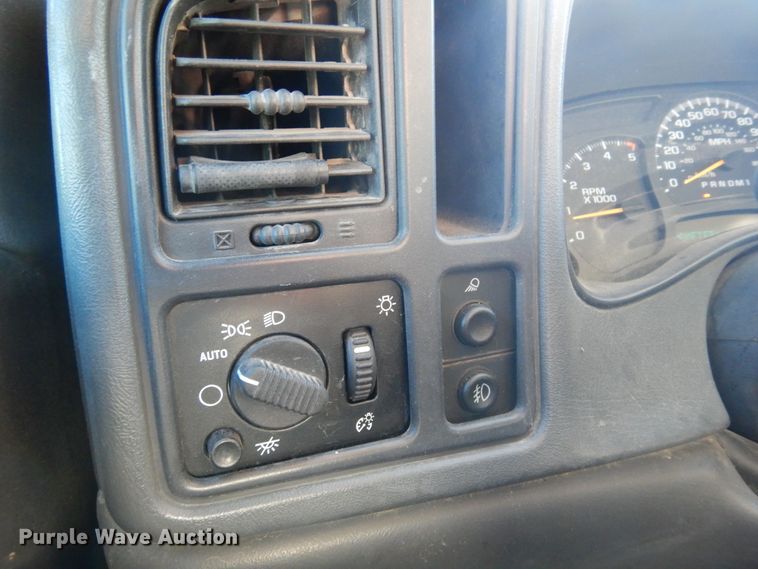 image for item GG9940 2006 Chevrolet Silverado 2500HD  Crew Cab pickup truck