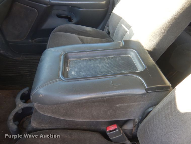 image for item GG9940 2006 Chevrolet Silverado 2500HD  Crew Cab pickup truck