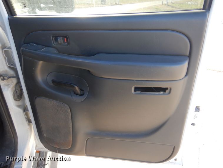 image for item GG9940 2006 Chevrolet Silverado 2500HD  Crew Cab pickup truck