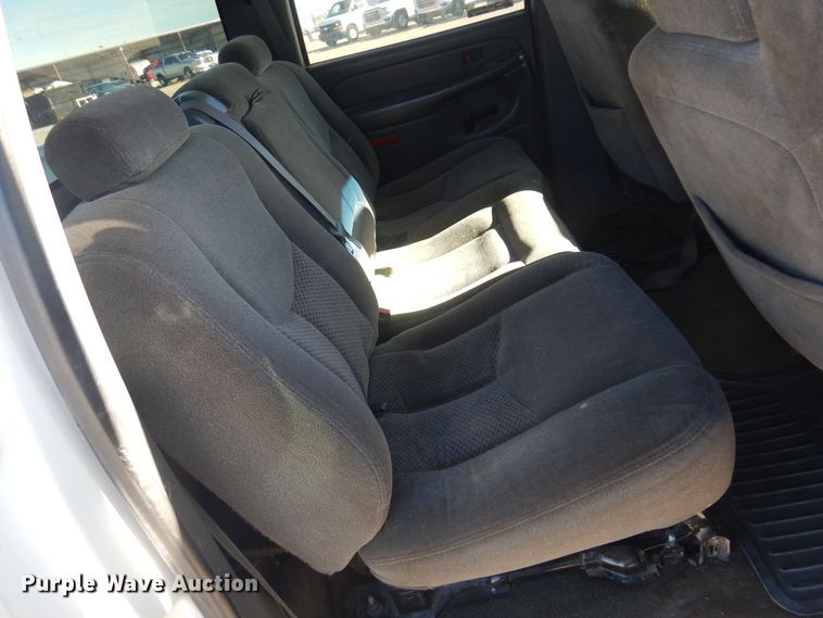 image for item GG9940 2006 Chevrolet Silverado 2500HD  Crew Cab pickup truck