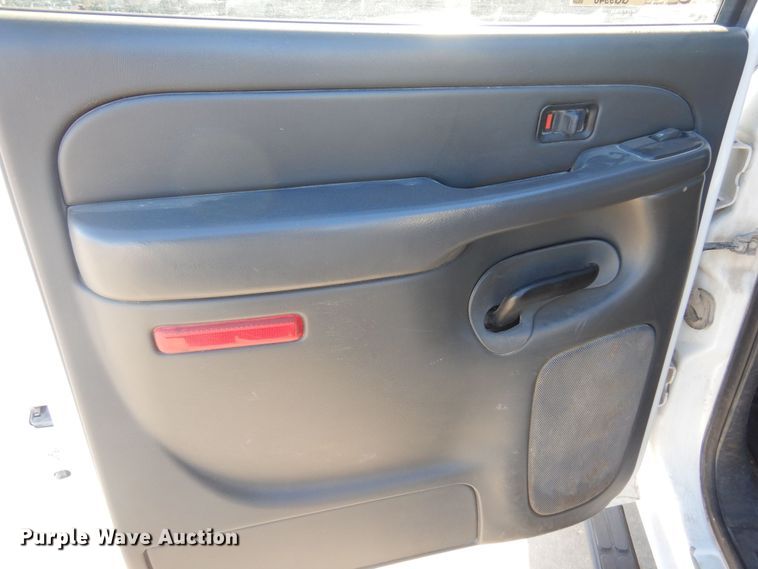 image for item GG9940 2006 Chevrolet Silverado 2500HD  Crew Cab pickup truck