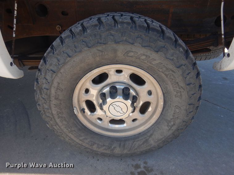 image for item GG9940 2006 Chevrolet Silverado 2500HD  Crew Cab pickup truck