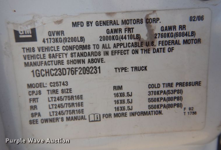 image for item GG9940 2006 Chevrolet Silverado 2500HD  Crew Cab pickup truck