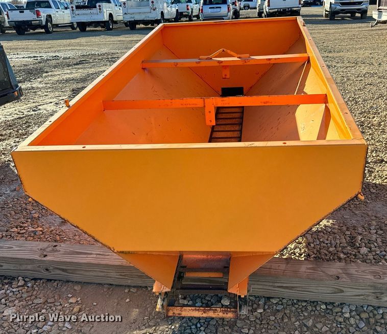 image for item GG9966 Buyers Salt Dogg  spreader