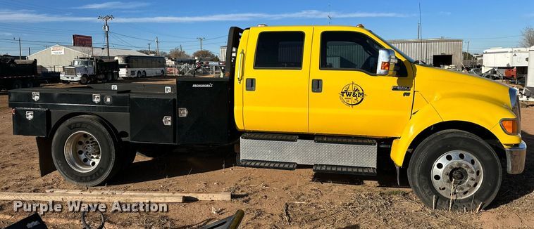 image for item JT9204 2012 Ford F650 Super Duty  Crew Cab flatbed truck