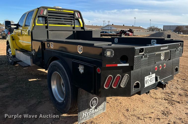 image for item JT9204 2012 Ford F650 Super Duty  Crew Cab flatbed truck