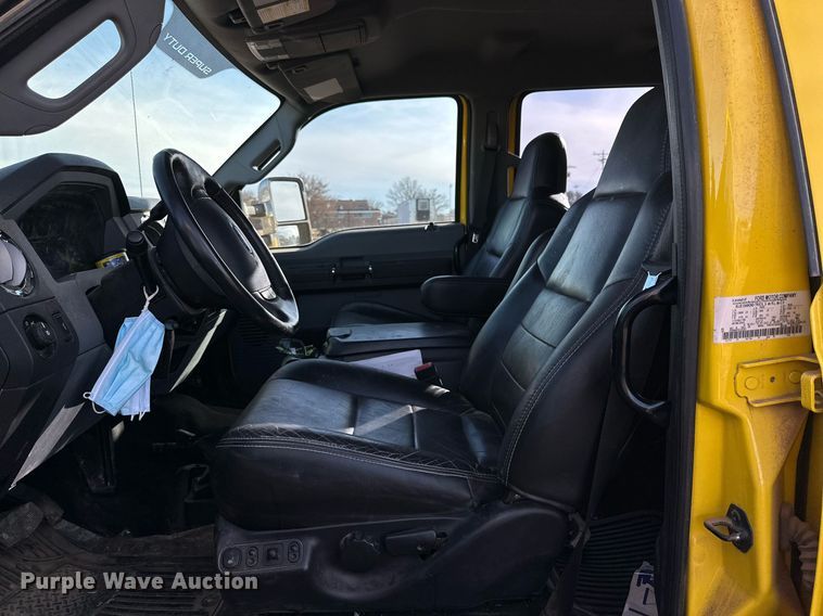 image for item JT9204 2012 Ford F650 Super Duty  Crew Cab flatbed truck