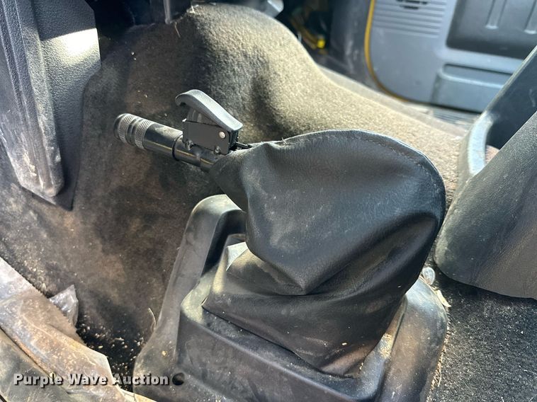 image for item JT9204 2012 Ford F650 Super Duty  Crew Cab flatbed truck