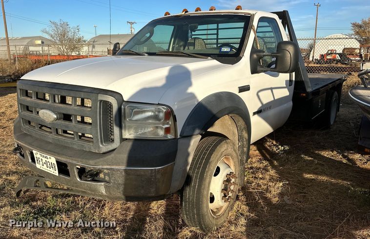 image for item JT9206 2006 Ford F450 Super Duty  flatbed truck