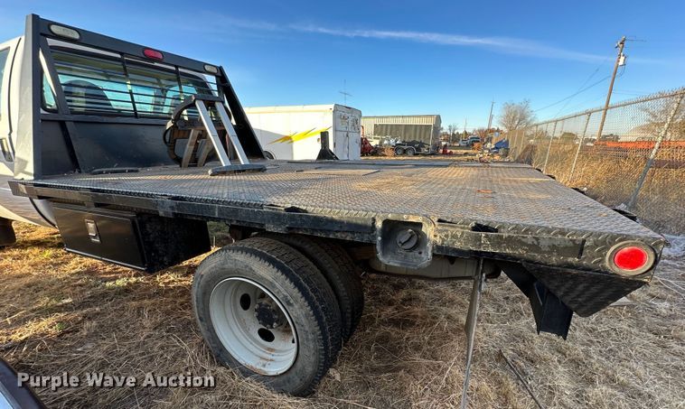 image for item JT9206 2006 Ford F450 Super Duty  flatbed truck