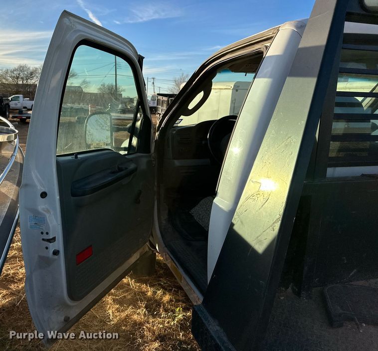 image for item JT9206 2006 Ford F450 Super Duty  flatbed truck