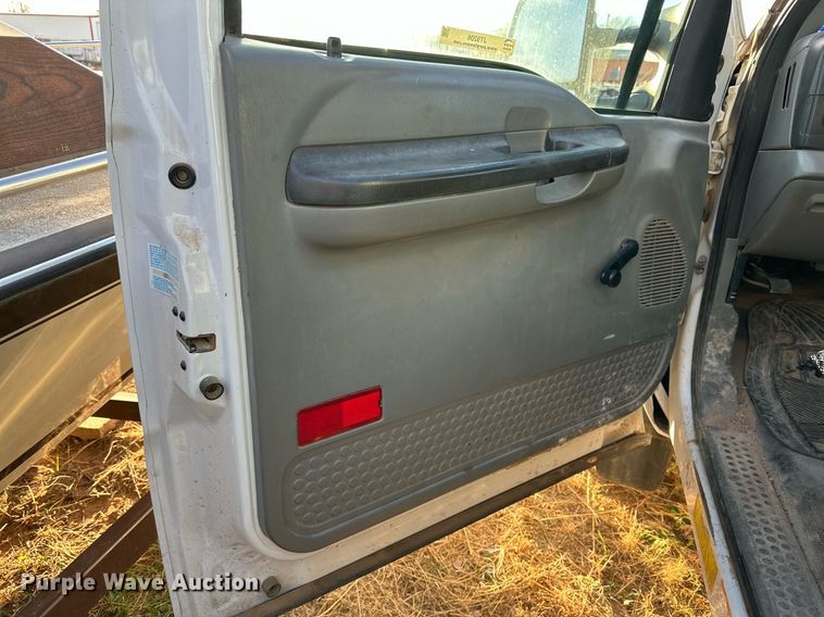 image for item JT9206 2006 Ford F450 Super Duty  flatbed truck