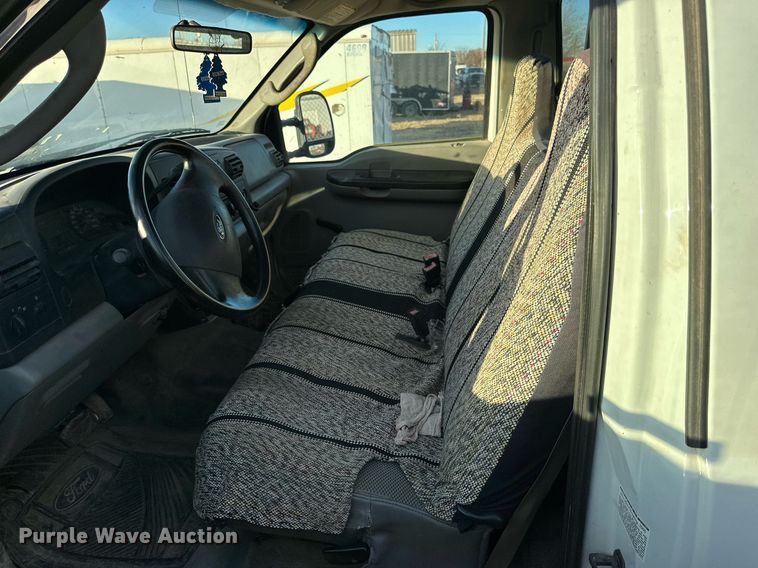 image for item JT9206 2006 Ford F450 Super Duty  flatbed truck