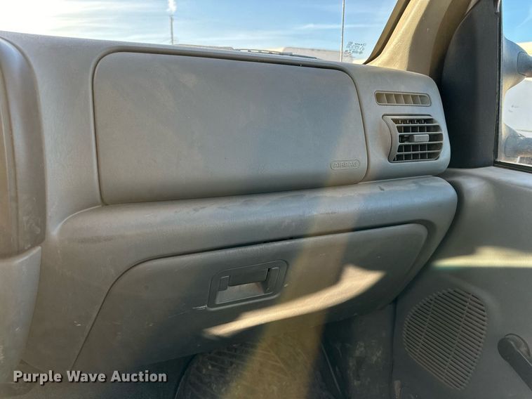 image for item JT9206 2006 Ford F450 Super Duty  flatbed truck