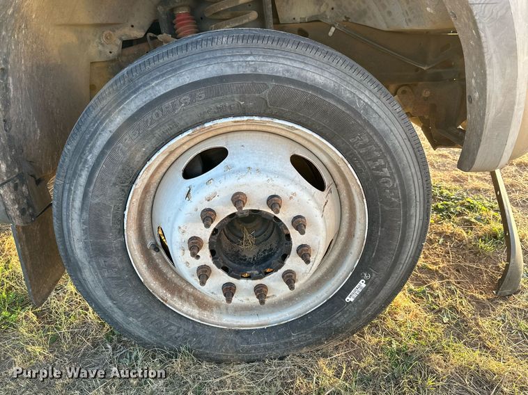 image for item JT9206 2006 Ford F450 Super Duty  flatbed truck