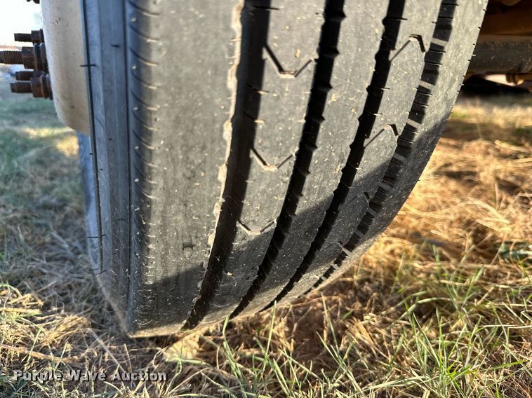 image for item JT9206 2006 Ford F450 Super Duty  flatbed truck