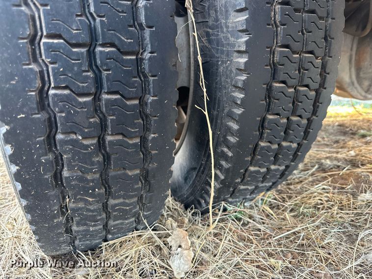 image for item JT9206 2006 Ford F450 Super Duty  flatbed truck